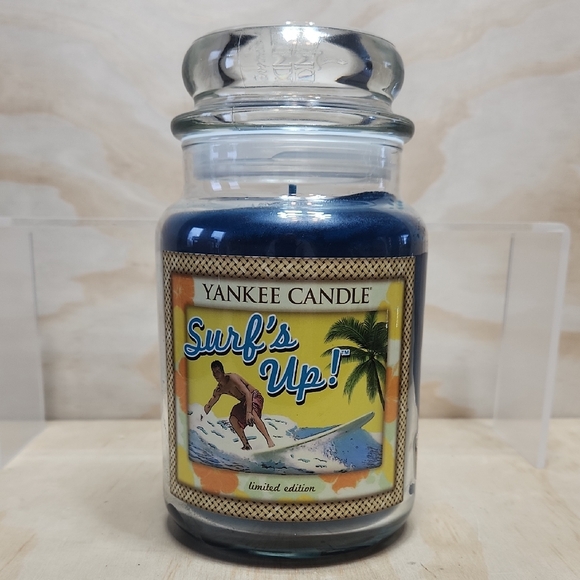 Yankee Candle Limited Edition Surf's Up Blue Candle 22 oz Large Jar - Picture 2 of 4